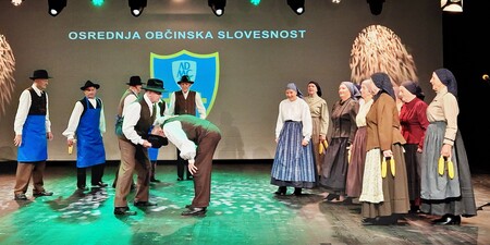 Zaplesali so tudi člani KD Folklora Cerklje  